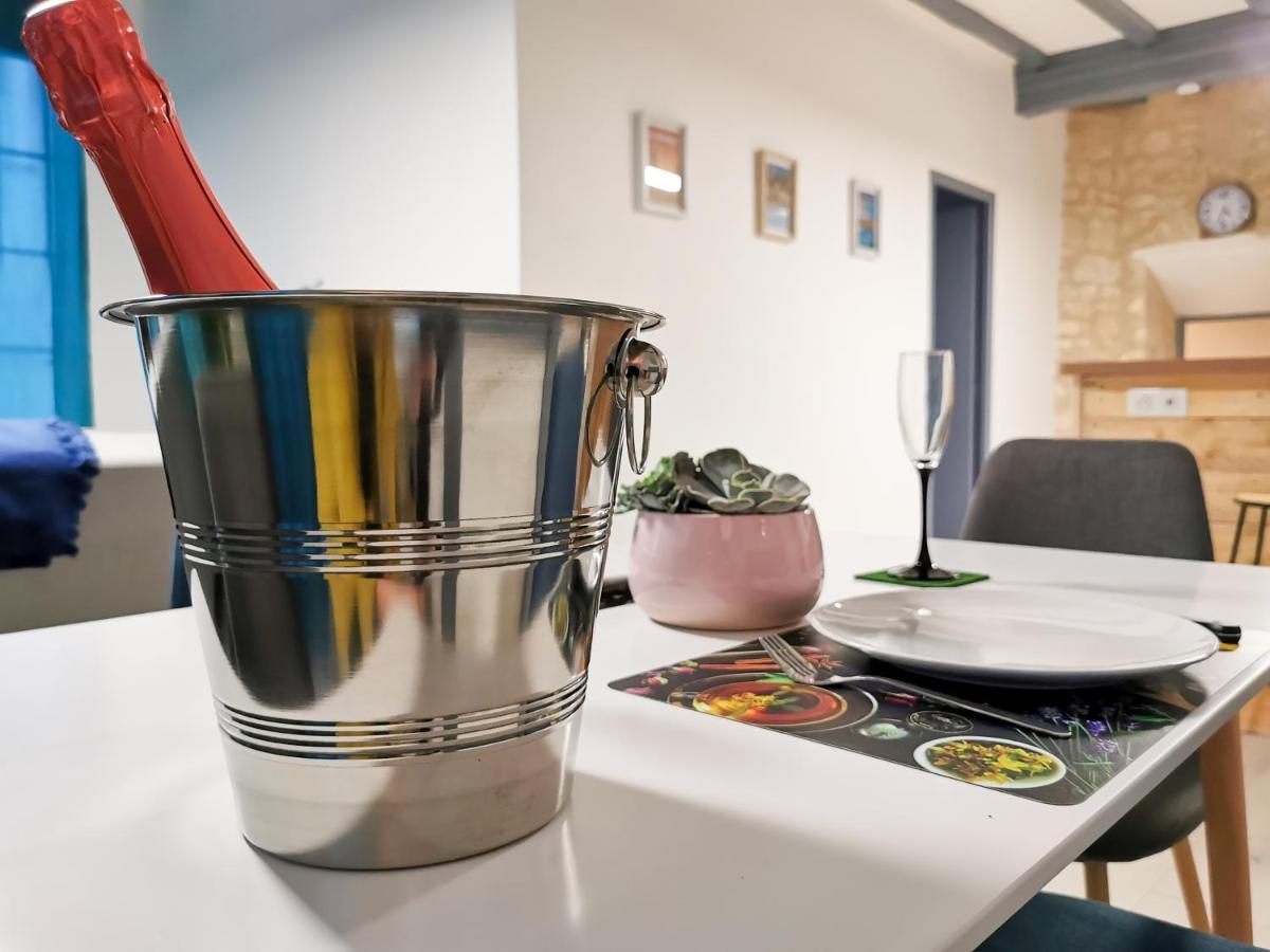 Appartement Ma Douce Charente - Superbe T3 Design Et Fonctionnel - Hyper Centre A Saintes Dış mekan fotoğraf