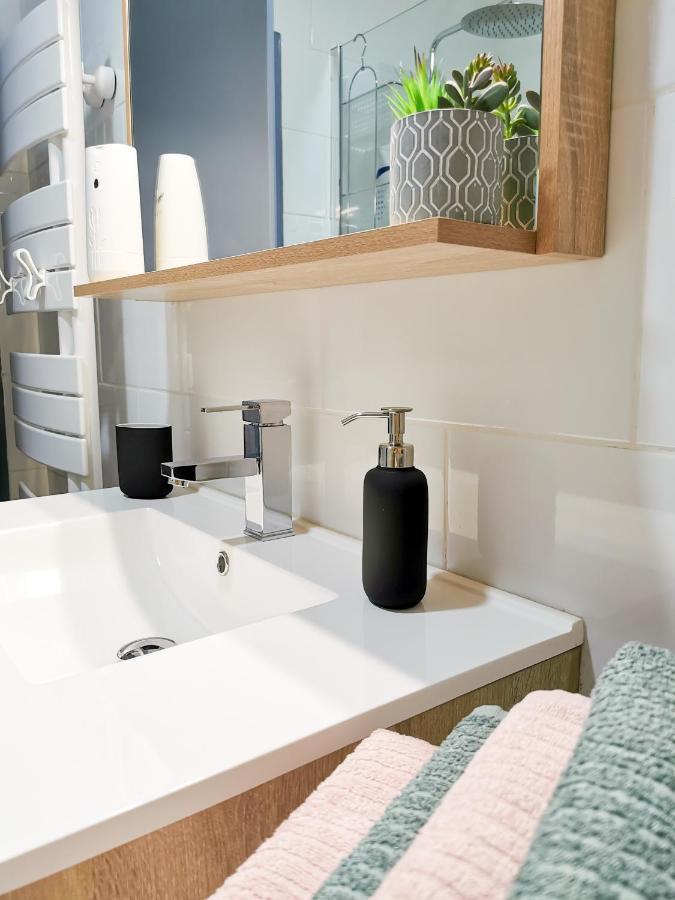 Appartement Ma Douce Charente - Superbe T3 Design Et Fonctionnel - Hyper Centre A Saintes Dış mekan fotoğraf