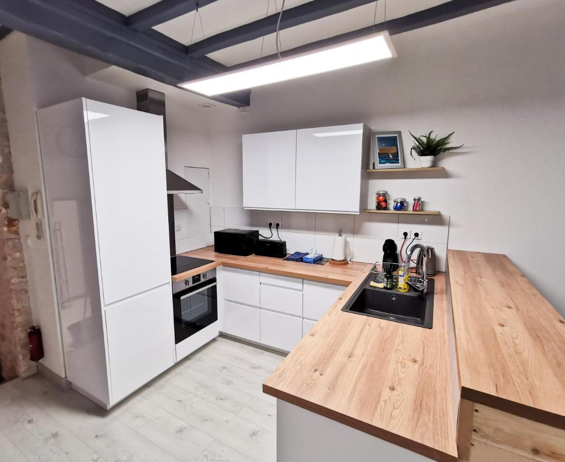Appartement Ma Douce Charente - Superbe T3 Design Et Fonctionnel - Hyper Centre A Saintes Dış mekan fotoğraf