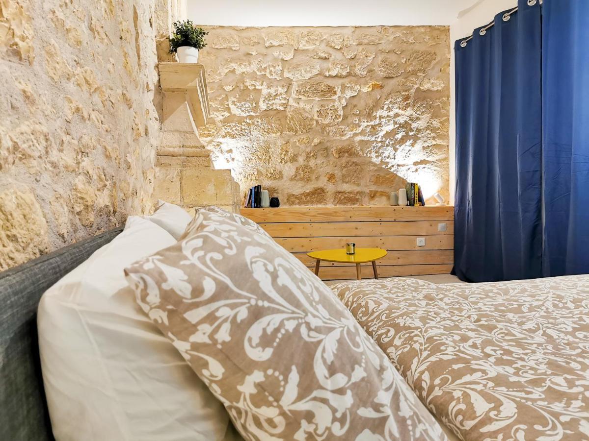 Appartement Ma Douce Charente - Superbe T3 Design Et Fonctionnel - Hyper Centre A Saintes Dış mekan fotoğraf
